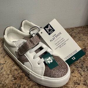 Kids Play Shoe in White and Brown girls size 12 new